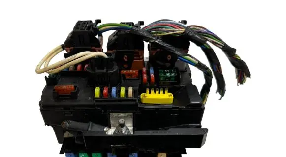 Citroen DS3 Fuse module 9667199680