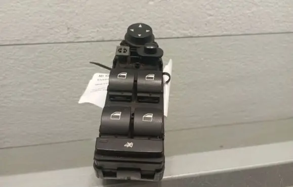BMW 5 E60 E61 Electric window control switch 9122110