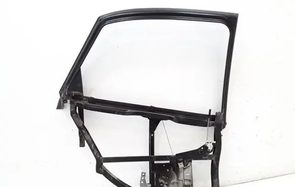 Rear door manual window regulator