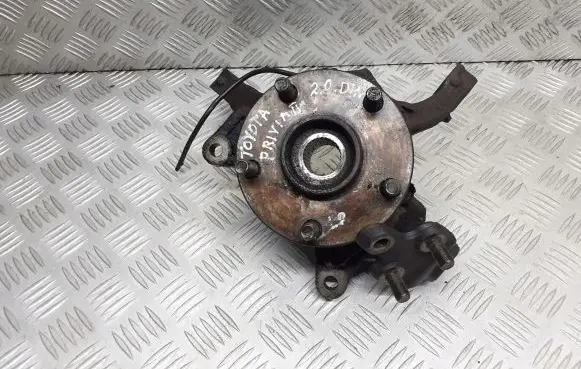 Toyota Previa (XR30, XR40) II Front wheel hub spindle knuckle