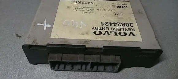 Volvo S40, V40 Door central lock control unit/module 30824424