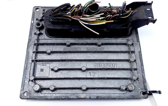 Ford Fiesta Engine control unit/module S118107012A 6AZA