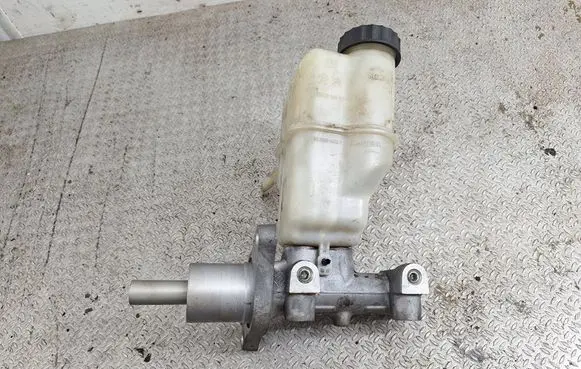 Peugeot 508 Master brake cylinder 9646980980