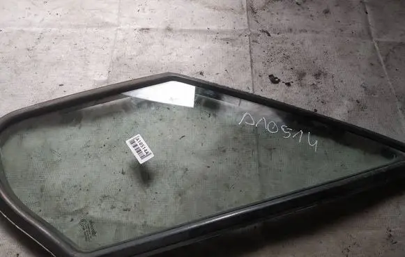 Fiat Ducato Front door vent window glass four-door as2
