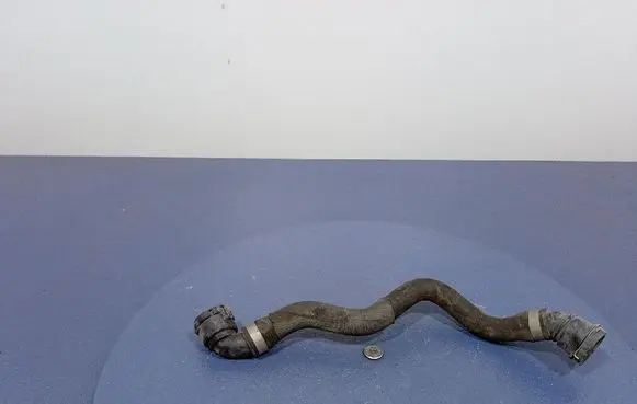 Engine coolant pipe/hose