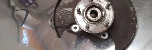 Opel Insignia A Front wheel hub
