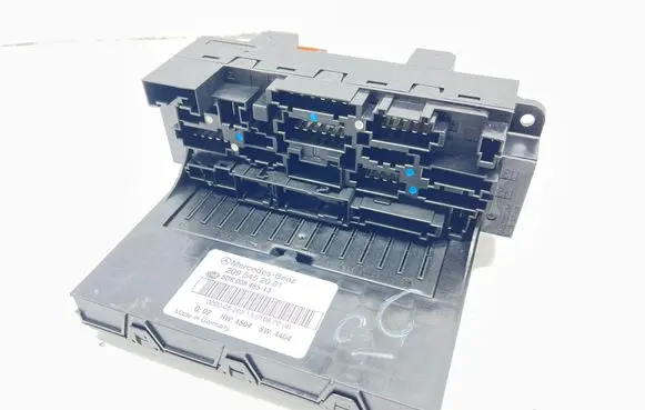 Mercedes-Benz CLK A209 C209 Fuse module 2095452001 5DK00848513