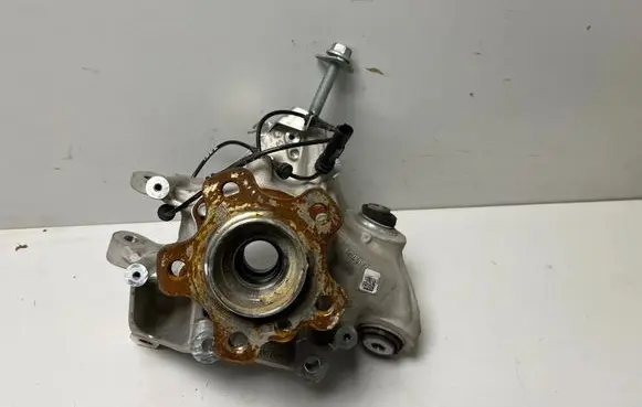 BMW X5 G05 Rear wheel hub 6876653 6890073