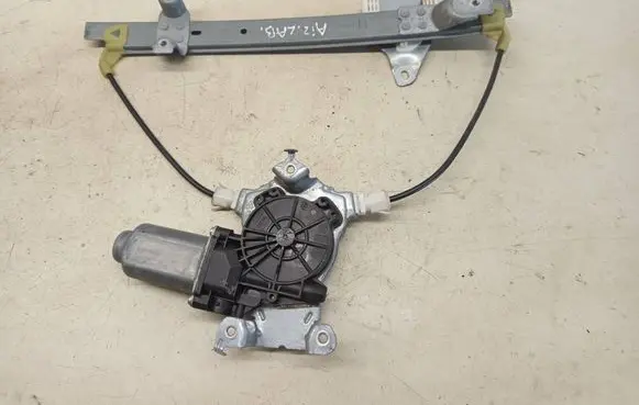 Nissan Qashqai+2 Rear door window regulator with motor 402190A