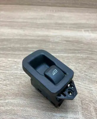 Volvo S60 Electric window control switch 31272013 10W471
