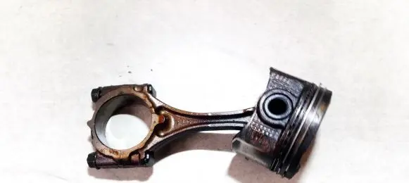 Lexus IS 200-300 Piston with connecting rod