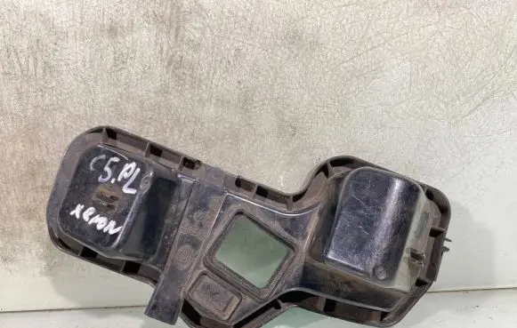 Headlight/headlamp dust cover