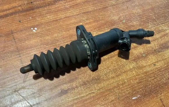 BMW 3 E90 E91 Clutch slave cylinder 6785964