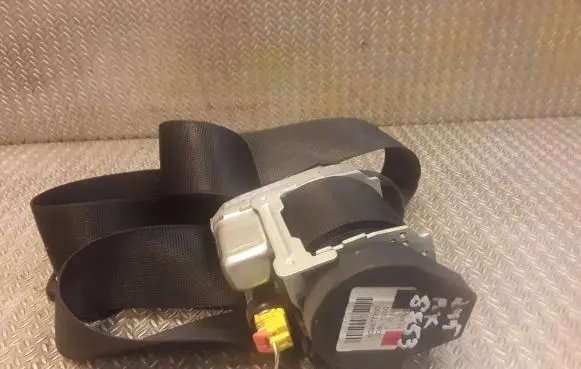 Mercedes-Benz B W245 Front seatbelt 1698603385