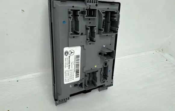 Mercedes-Benz E W213 Central body control module A2139006636 A2139016011 173004
