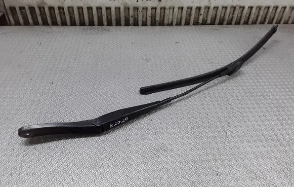 Opel Astra H Windshield/front glass wiper blade 13111219LH