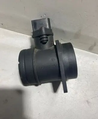 Volkswagen Golf V Mass air flow meter 038906461B
