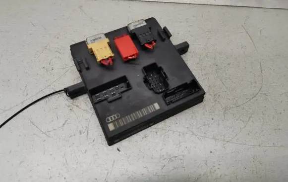 Audi A4 S4 B6 8E 8H Comfort/convenience module 8E0907279C