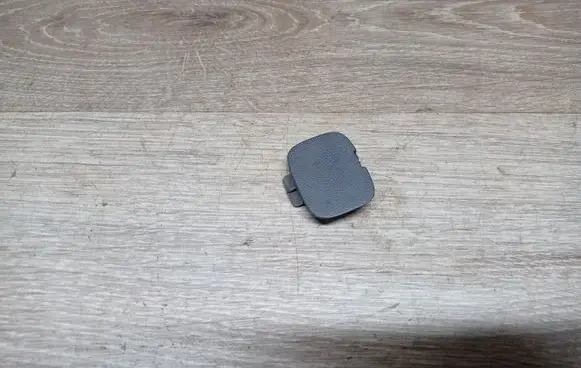 Volvo XC70 Front tow hook cap/cover 9484403 9484554