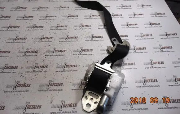 Toyota Avensis T270 Front seatbelt 7P1510-P