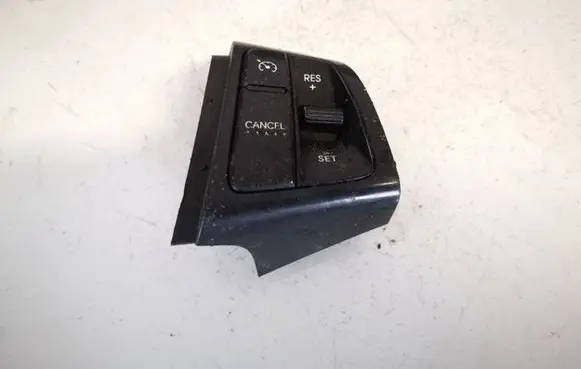 KIA Sorento Steering wheel buttons/switches 967102p000 96710-2p000