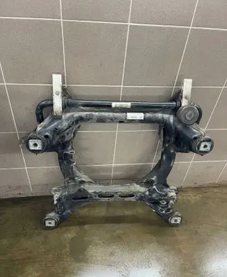 Audi Q7 4L Front subframe 7L0400025 34340806 ED009360