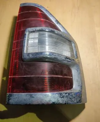 Mitsubishi Pajero Rear/tail lights