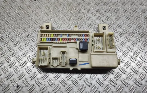 Volvo C30 Fuse module DOT159003 SAEE94503