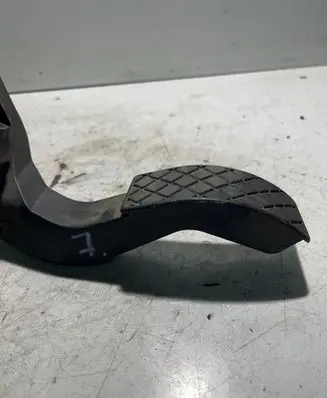 Volkswagen PASSAT B5.5 Accelerator throttle pedal 8D1721523F 6PV00837603