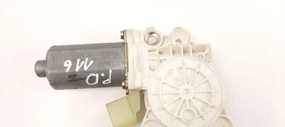 Mercedes-Benz E W211 Front door window regulator motor A2118203042 0130821971