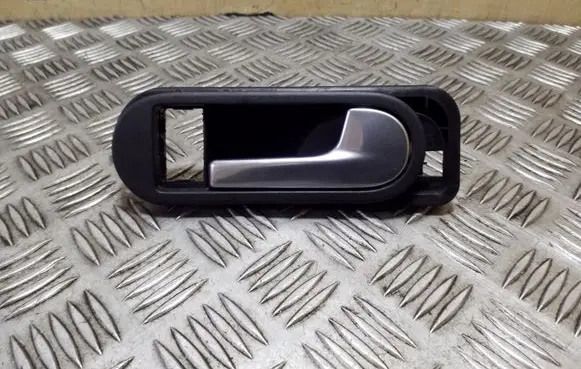 Volkswagen Golf Plus Front door interior handle 5M0837198