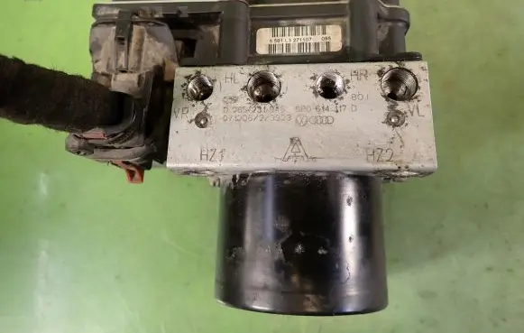 Skoda Fabia Mk2 (5J) ABS Pump