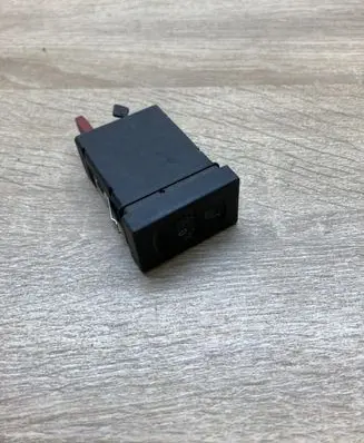Volkswagen Golf IV Seat heating switch 3B0963563D