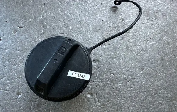 Nissan Patrol Y61 Fuel tank cap trim 1725179970