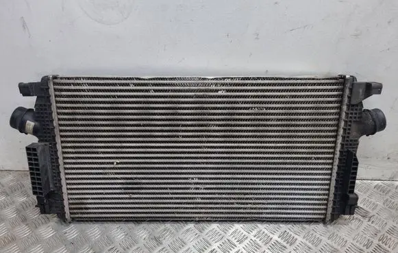 Opel Astra J Intercooler radiator 13267647 0341B 8135