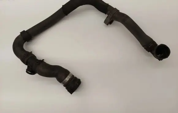 Volkswagen Tiguan Engine coolant pipe/hose 5N0122051AF