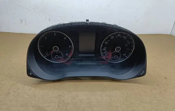 Volkswagen PASSAT B7 USA Speedometer (instrument cluster) 561920970C A2C53403351 A2C53219792
