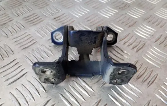 Suzuki Grand Vitara II Loading door lower hinge 