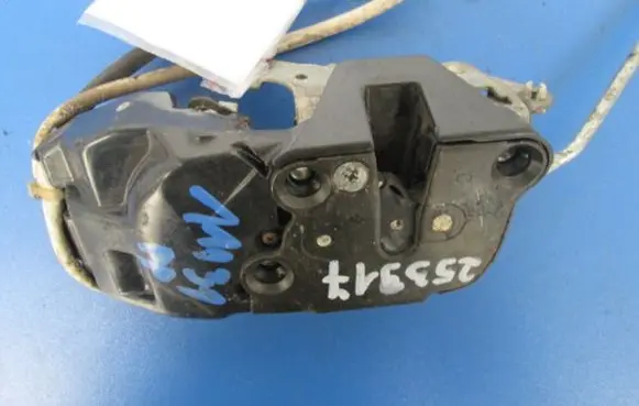 Suzuki Baleno EG Front door lock