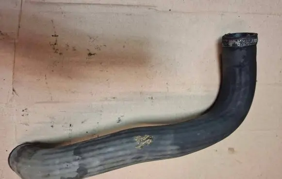 Mercedes-Benz W123 Engine coolant pipe/hose