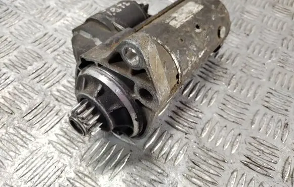Volkswagen Golf III Starter motor