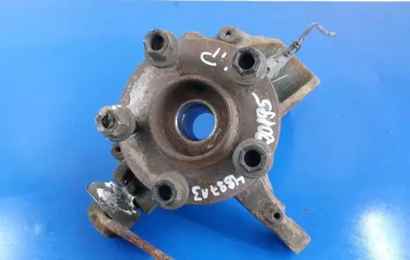 Ford Grand C-MAX Front wheel hub spindle knuckle