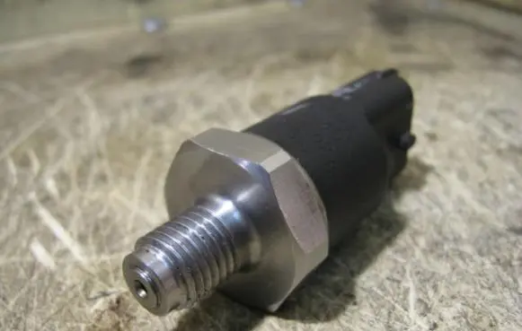 Fuel pressure sensor