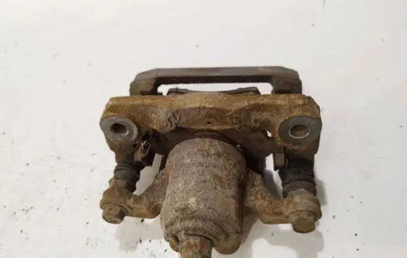 Nissan Pathfinder R51 Rear brake caliper