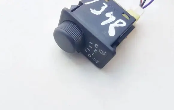 Nissan Almera N16 Headlight level height control switch