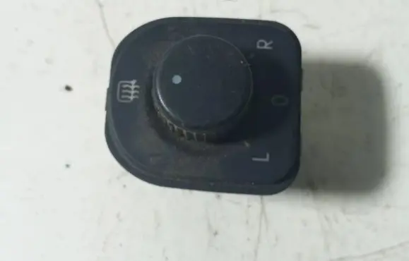 Volkswagen PASSAT B5 Wing mirror switch 1K0959565F