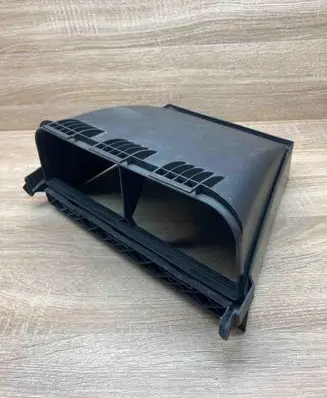 Mercedes-Benz E W211 Air filter box cover 2118300003