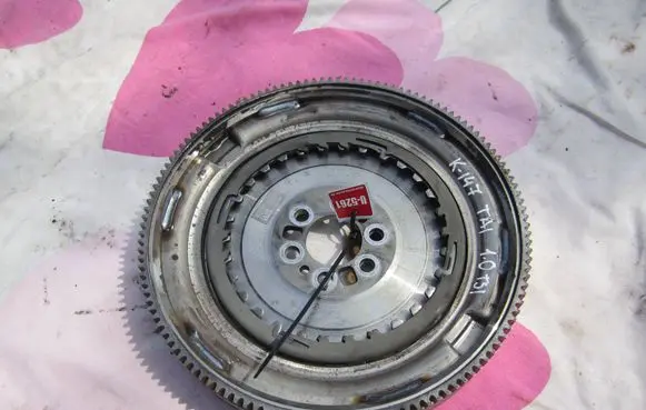 Volkswagen Taigo Flywheel 04C105266H