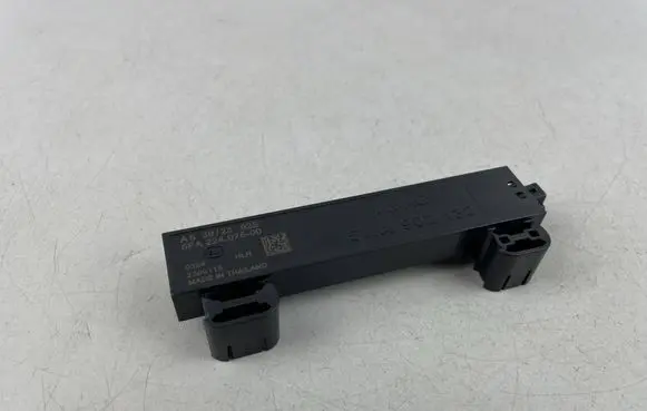 Volkswagen Golf VIII Keyless system antenna 5WA962132