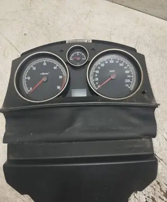 Opel Astra H Speedometer (instrument cluster) 13267544 SW7655